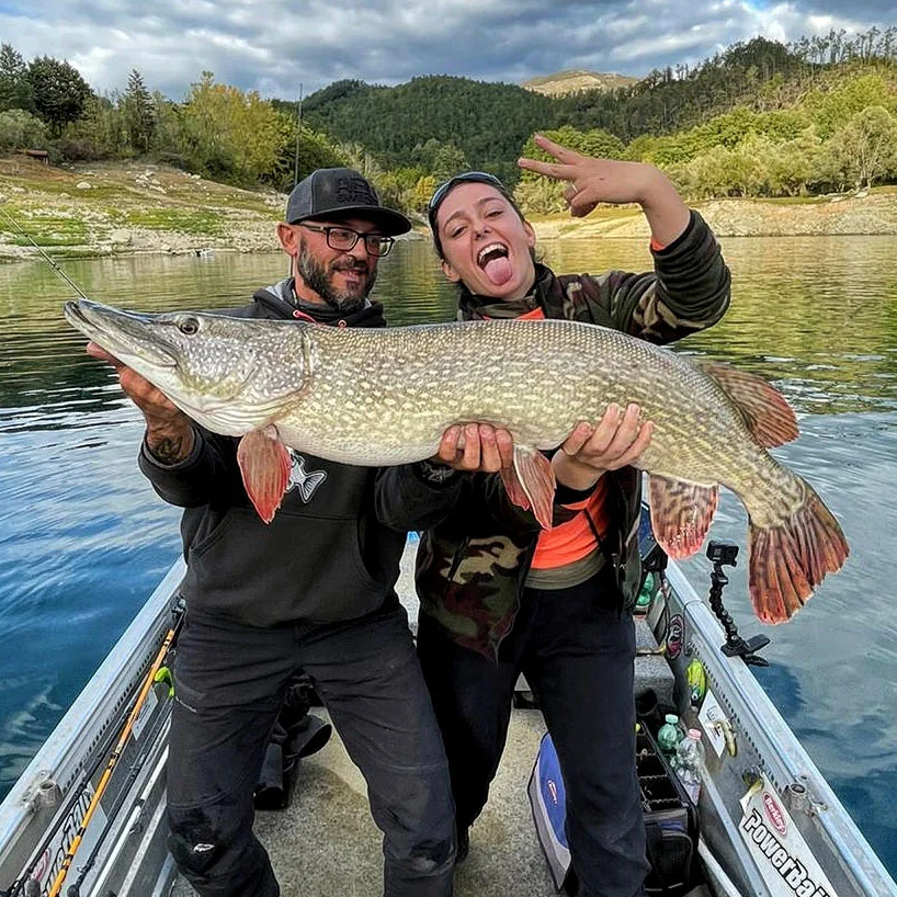 50/100 Ami Tripli In Acciaio Al Carbonio Per Pesca - Scatola Inclusa - Misure 1/0 A 5/0 Per Pesce Persico, Luccio E Salmone